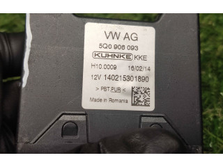 Блок управления топливного насоса 5Q0906093    Audi A3 S3 8V   