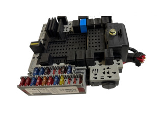 Блок предохранителей  9401802, 160949327   Volvo V70    