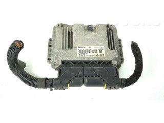 Блок управления двигателем Блок управления 0281017007 Opel Combo D