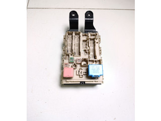 Pojistková skříňka 8273005D20, 391413F19 Toyota Avensis T270 2014