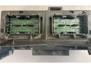 Блок предохранителей 04692114AC, 0001122500 Jeep Commander