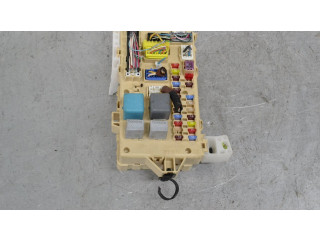 Блок предохранителей    Toyota Corolla Verso E121    