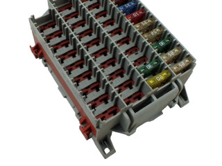 Блок предохранителей  9162439   Volvo V70    