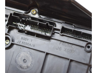 Блок комфорта 156745500C, 156735900B   Tesla Model 3   