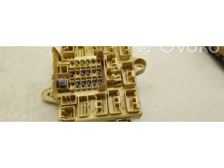 Блок предохранителей 8922153050 Lexus IS 200-300