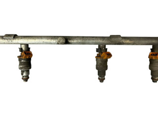 Топливная рампа Jeep Cherokee XJ для двигателя AMC 242 High Output