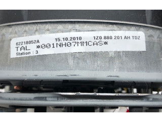 Подушка безопасности водителя 1Z0880201AH Skoda Octavia Mk2 (1Z)