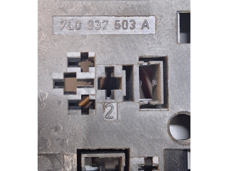 Pojistková skříňka 7L0937503A Volkswagen Touareg II 2011