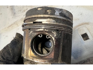 Поршень Renault Scenic II - Grand scenic II