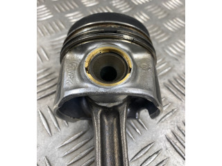  Поршень с шатуном CRLB 02604LA  Audi A3 S3 8V  