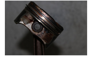 Píst BMW 1 E81 E87 pro benzínový motor 1.6