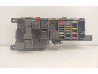 Блок предохранителей 8637841, 518717004   Volvo S80    