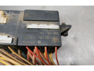 Блок предохранителей 7703297597 Dacia Sandero