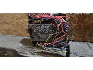 Блок предохранителей  8645729   Volvo S80    