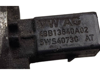 Топливная рампа 03L130089B, 48B13640A02 Skoda Octavia Mk2 (1Z) для двигателя CAYC