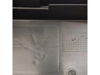 Блок предохранителей  243805284R, 243127363R   Dacia Spring    