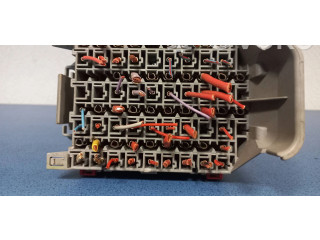 Блок предохранителей  9162439   Volvo V70    