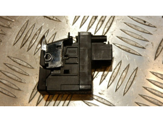 Включатель ручного тормоза