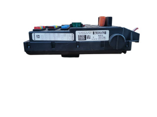 Блок предохранителей 8676391, 12217799 Volvo XC90