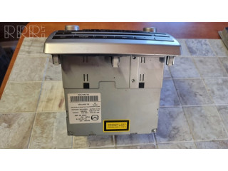 Радио/ проигрыватель CD/DVD / навигация