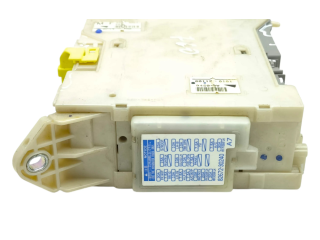   Pojistková skříňka 8273030631   Lexus GS 300 350 430 450H 2007