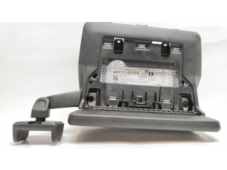 Радио/ проигрыватель CD/DVD / навигация