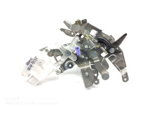 Замок раздвижная дверь 826702242R    Dacia Dokker  H4M740 