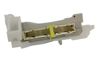 Pojistková skříňka Řídící jednotka BSM 8273076030 Lexus CT 200H 2015