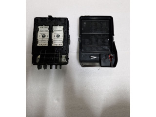 Блок предохранителей  68347002AE   Jeep Grand Cherokee WL    