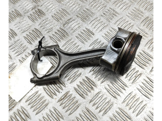 Поршень B 4204 T47 32298424, 31401957 Volvo XC40