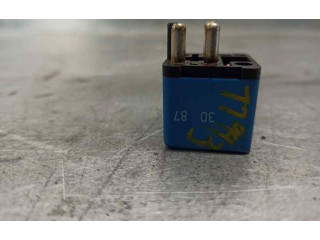 Pojistková skříňka 0015429919, 4RA00412203 Mercedes-Benz C W202 1994