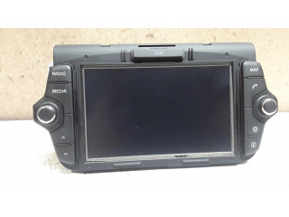 Радио/ проигрыватель CD/DVD / навигация