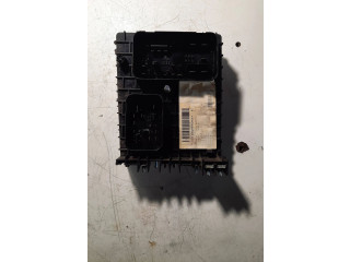 Блок предохранителей  1K0937804B, 1K0937800C   Volkswagen Touran I    