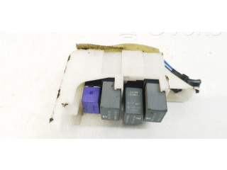 Pojistková skříňka Toyota Avensis T270 2012