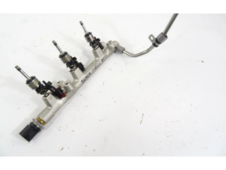 Топливная рампа 05E906054A Skoda Scala