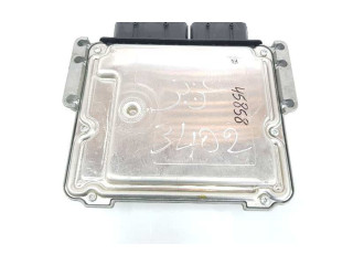 Блок управления двигателя 9825318180, 0281034189   Peugeot Expert