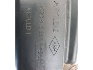 Pojistková skříňka 252361535R Renault Captur II 2021