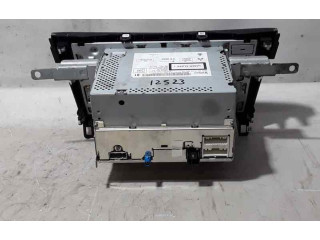 Радио/ проигрыватель CD/DVD / навигация