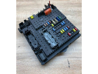 Блок предохранителей 30728512, 28017881 Volvo S60