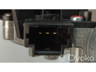 Двигатель стеклоочистителя заднего стекла