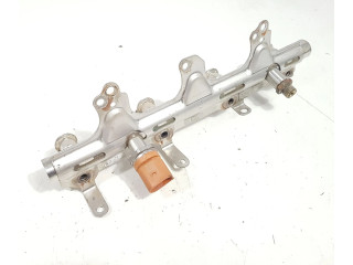 Топливная рампа 06J133317AB   Audi Q3 F3  