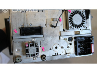 Радио/ проигрыватель CD/DVD / навигация