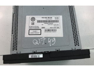 Радио/ проигрыватель CD/DVD / навигация