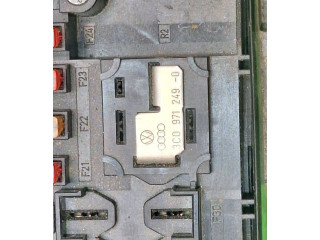   Pojistková skříňka 1k0937629   Volkswagen Caddy 2013