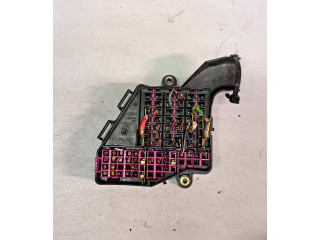 Блок предохранителей  8D2941824   Audi A6 S6 C6 4F    