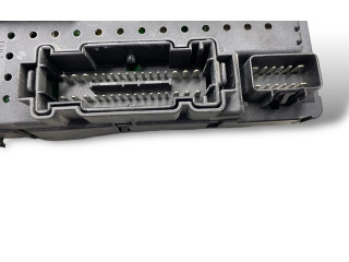 Блок предохранителей  8688264, 12217789   Volvo V70    