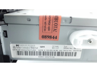 Радио/ проигрыватель CD/DVD / навигация