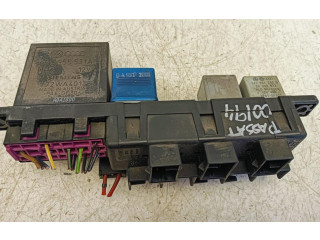 Pojistková skříňka 896083000 Volkswagen PASSAT