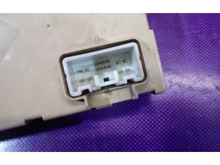 Pojistková skříňka FA404, FA404 Mazda 323 F 2003