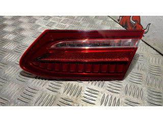 Задний фонарь в кузове